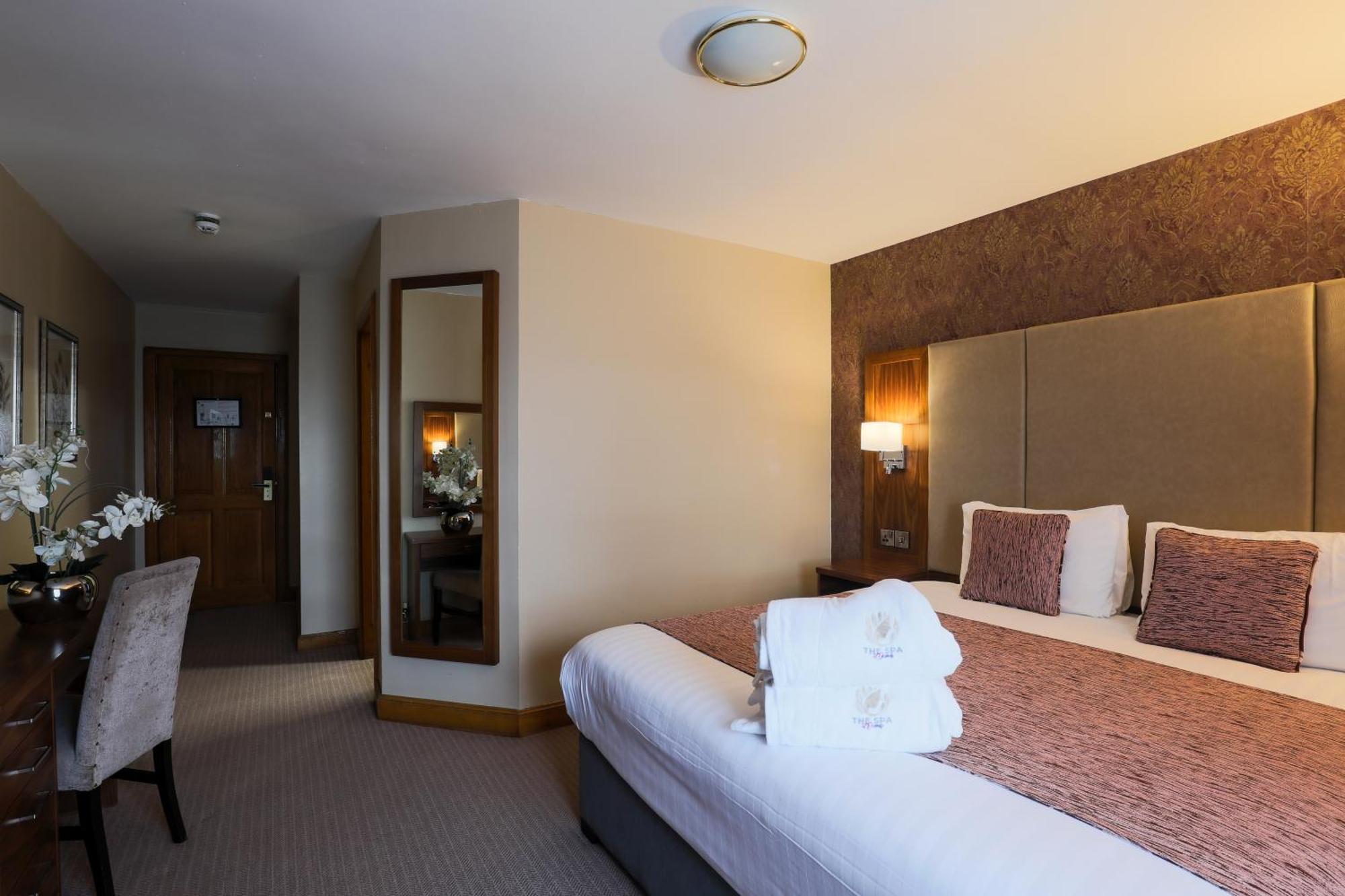 Holyrood Hotel - Leisure Centre & The Spa At Orchids Bundoran Exterior photo