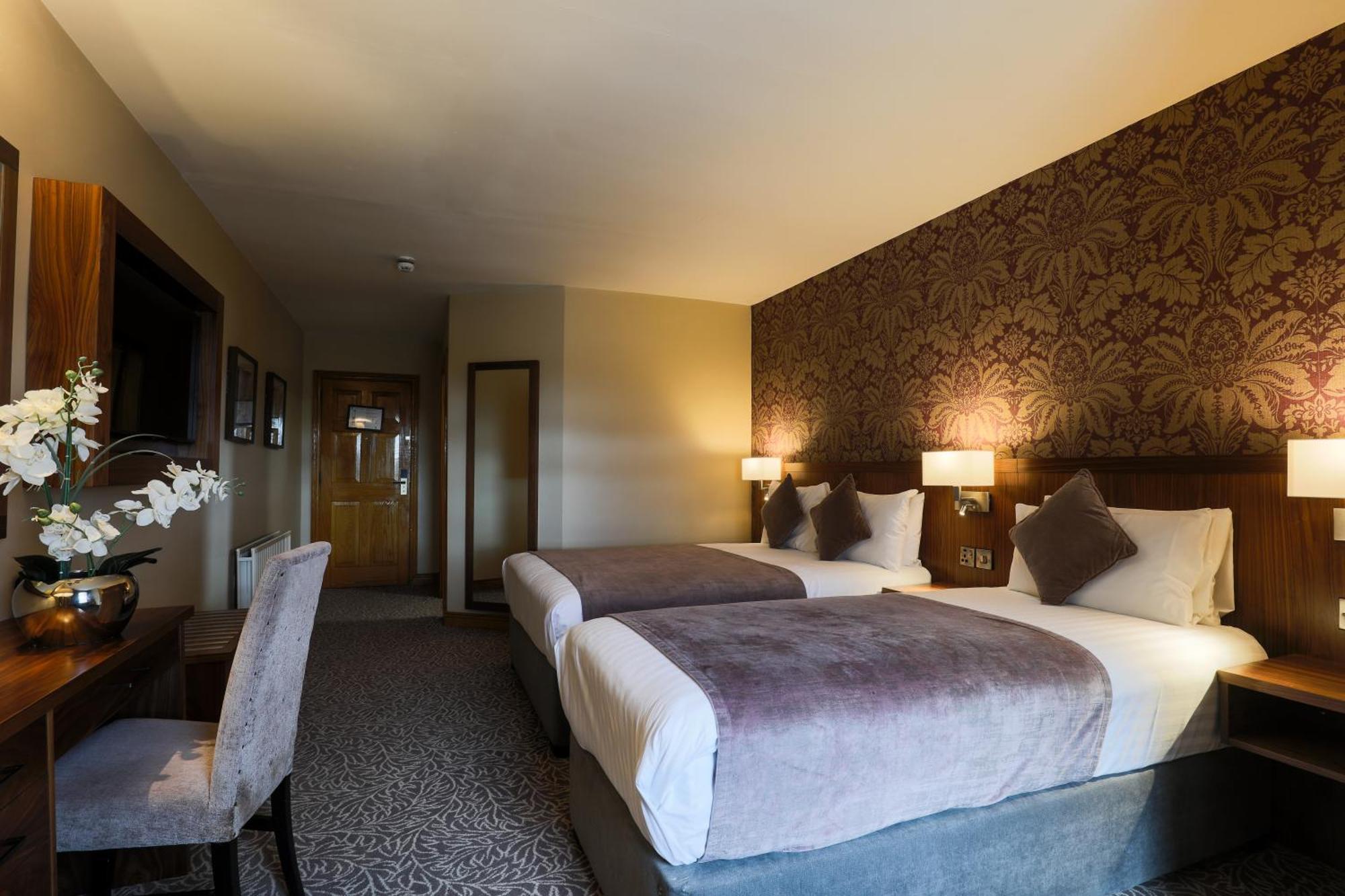 Holyrood Hotel - Leisure Centre & The Spa At Orchids Bundoran Exterior photo